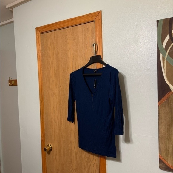 Express NWT Large Solid Purple 3/4 Sleeve Quarter Zip Knit Top - Picture 1 of 4